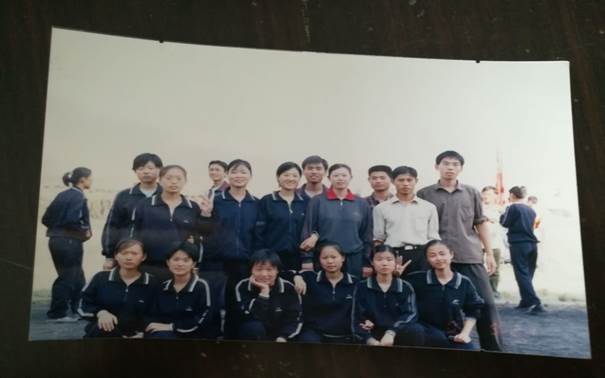 说明: C:\Users\Administrator\Desktop\校友会工作\校友会工作\beat365中文官方网站历届校友照片\毕业照\9F9A4A6C02D8AF04964884E735DF0F0B.jpg
