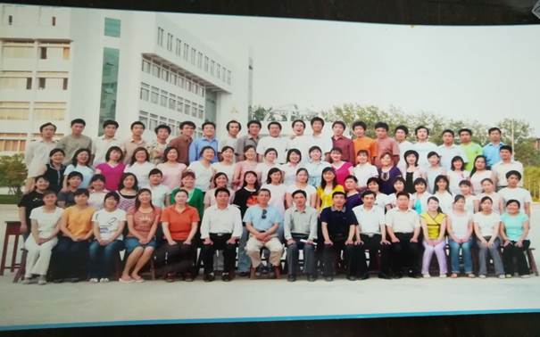 说明: C:\Users\Administrator\Desktop\校友会工作\校友会工作\beat365中文官方网站历届校友照片\毕业照\535741248AEADE9C171555924DF376A6.jpg